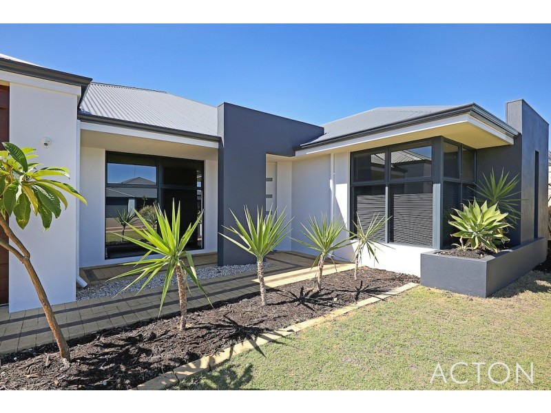 12 Benooka Grange, Lakelands WA 6180