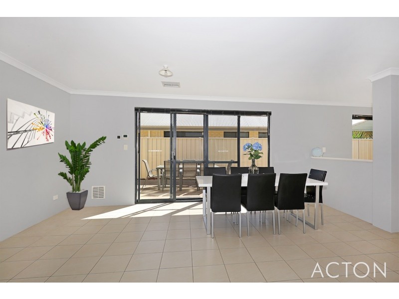 12 Benooka Grange, Lakelands WA 6180