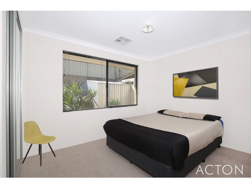 12 Benooka Grange, Lakelands WA 6180