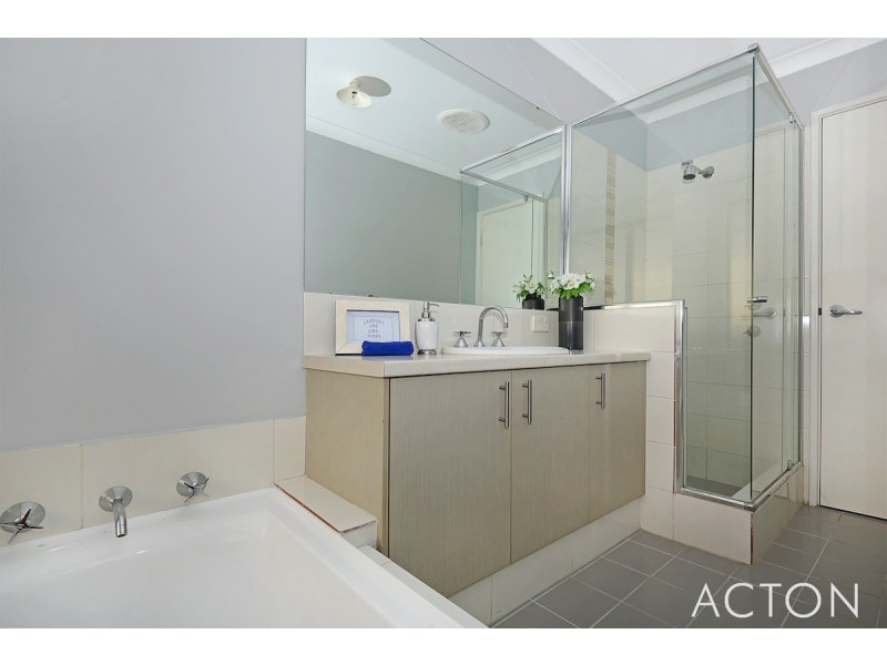 12 Benooka Grange, Lakelands WA 6180