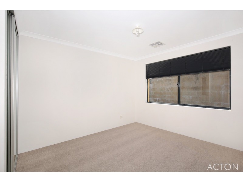 12 Benooka Grange, Lakelands WA 6180