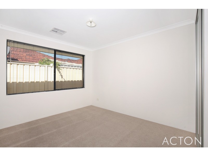 12 Benooka Grange, Lakelands WA 6180