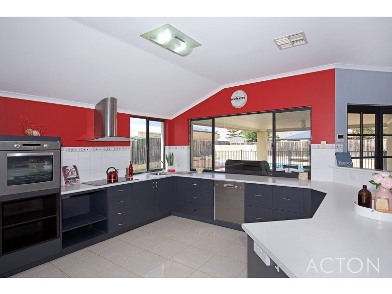 3 Lutea Road, Halls Head WA 6210
