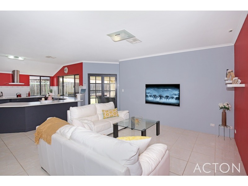 3 Lutea Road, Halls Head WA 6210