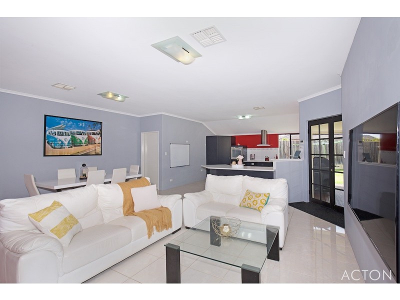 3 Lutea Road, Halls Head WA 6210