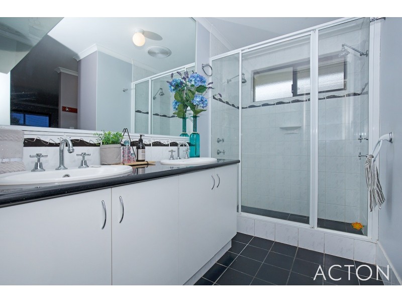 3 Lutea Road, Halls Head WA 6210