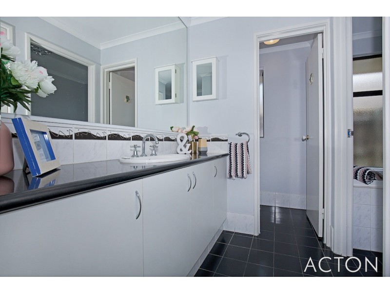 3 Lutea Road, Halls Head WA 6210
