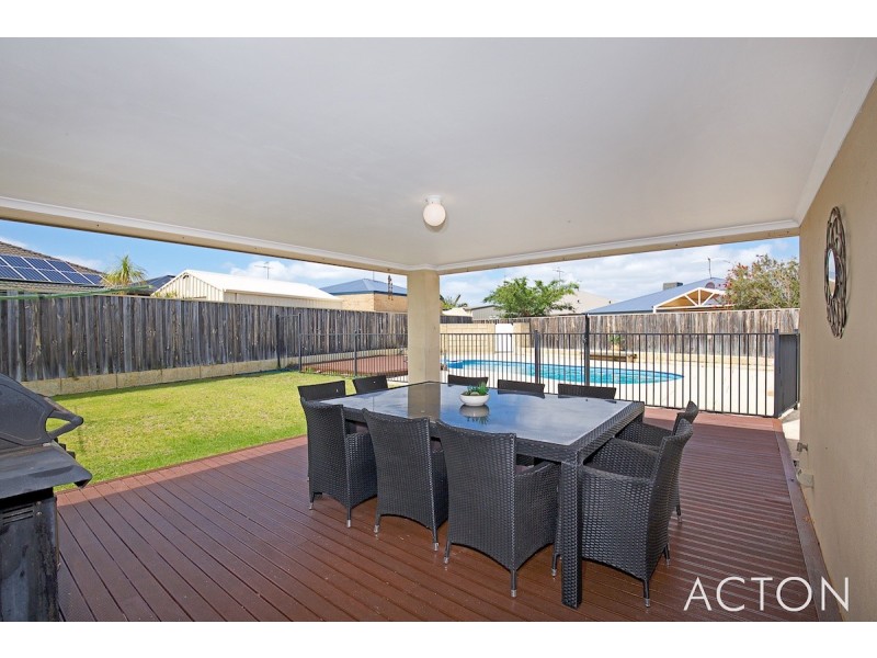 3 Lutea Road, Halls Head WA 6210