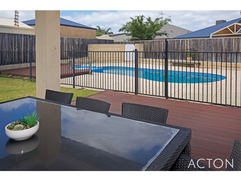 3 Lutea Road, Halls Head WA 6210