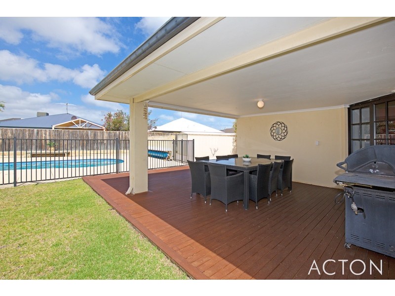 3 Lutea Road, Halls Head WA 6210