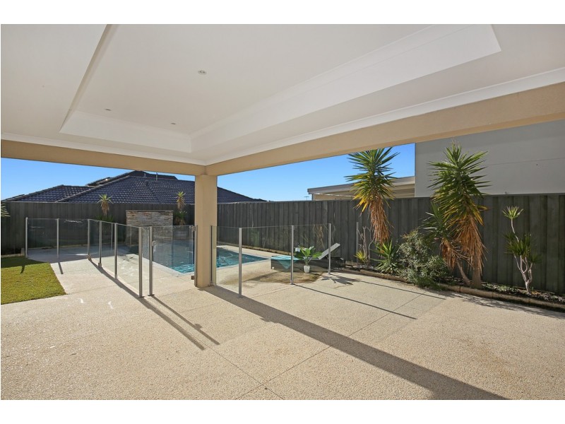 24 Sugarwood Terrace, Halls Head WA 6210