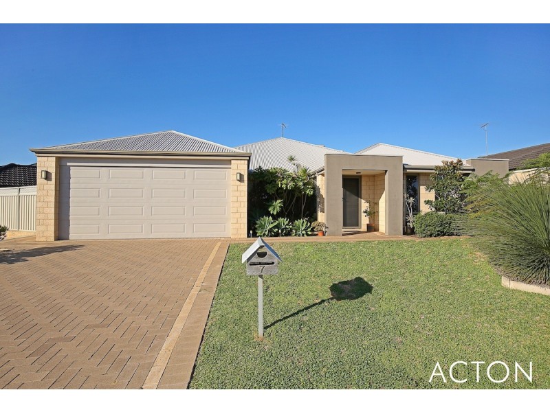 7 Varia Way, Halls Head WA 6210