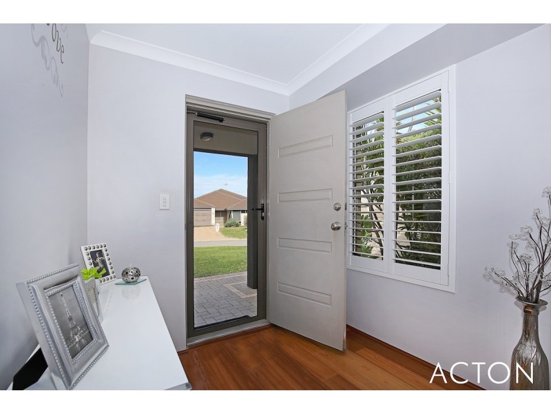 7 Varia Way, Halls Head WA 6210