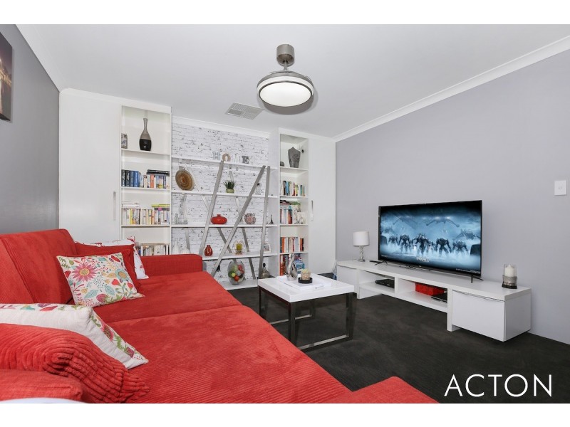 7 Varia Way, Halls Head WA 6210