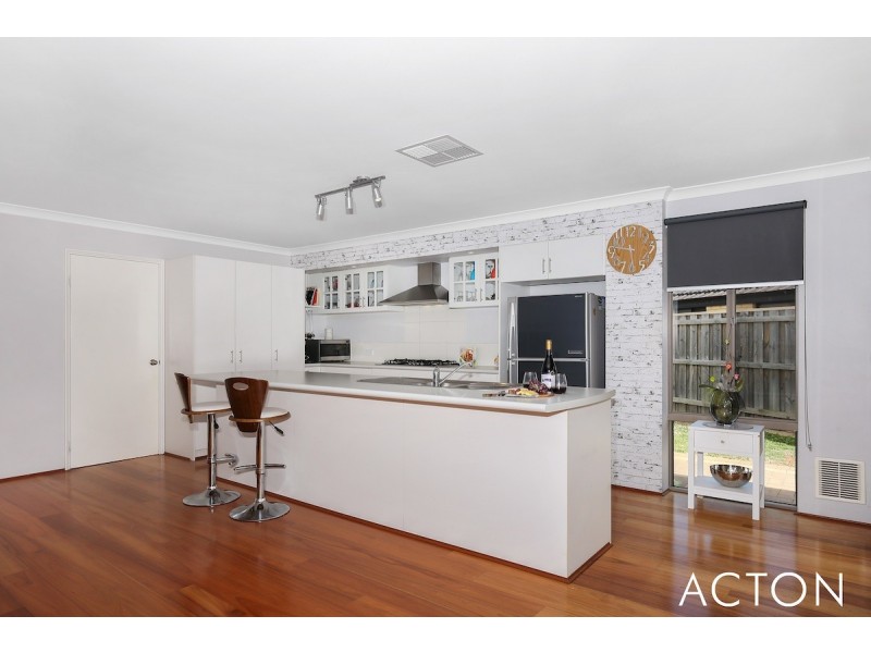 7 Varia Way, Halls Head WA 6210