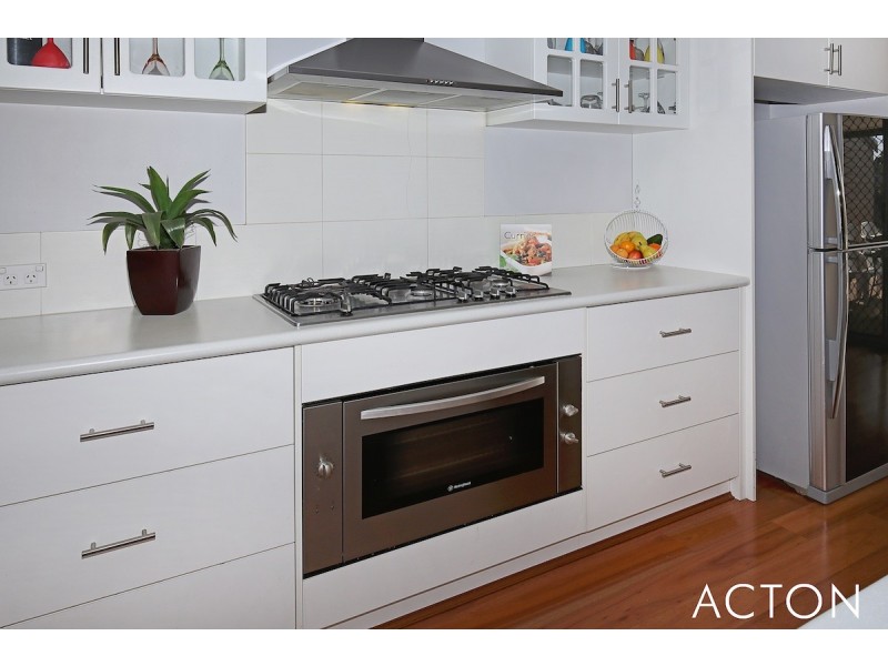 7 Varia Way, Halls Head WA 6210
