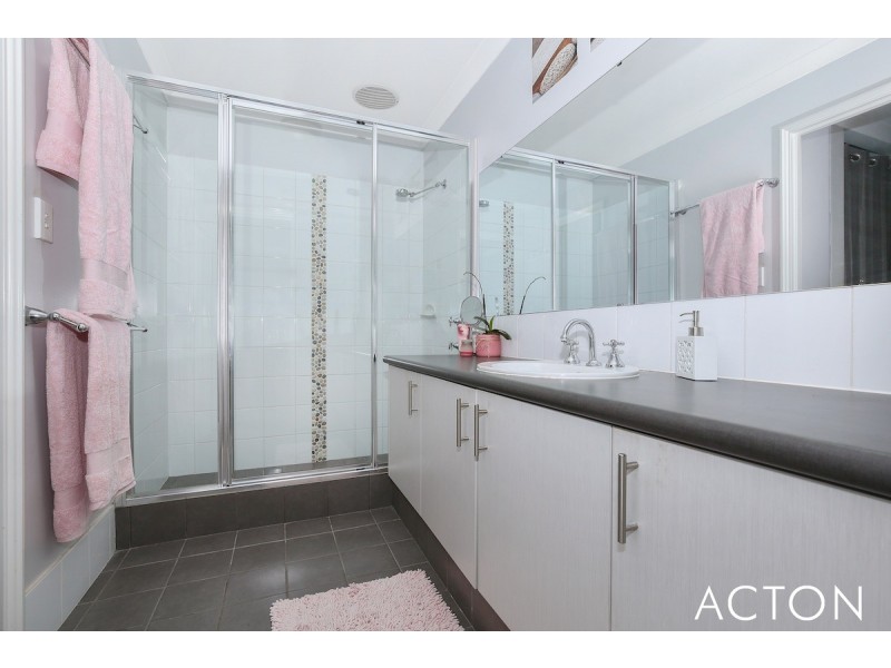 7 Varia Way, Halls Head WA 6210