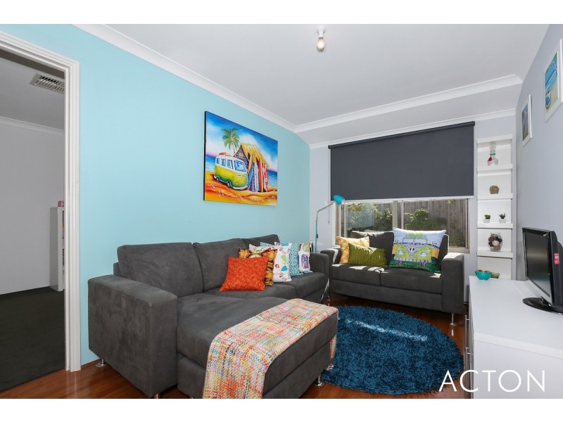 7 Varia Way, Halls Head WA 6210