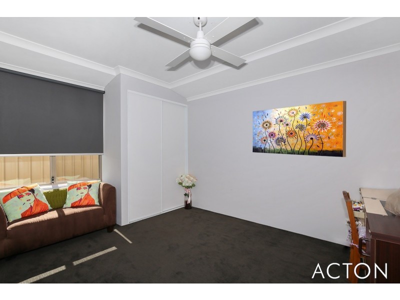 7 Varia Way, Halls Head WA 6210