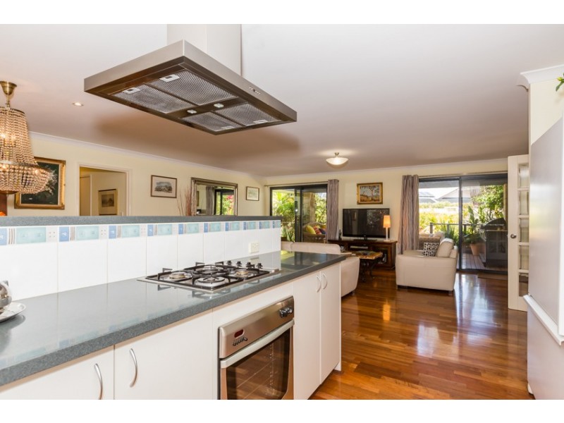 52 Chatsworth Drive, Erskine WA 6210