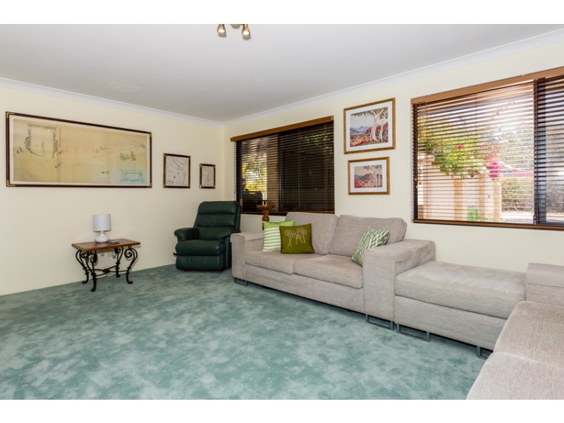 52 Chatsworth Drive, Erskine WA 6210