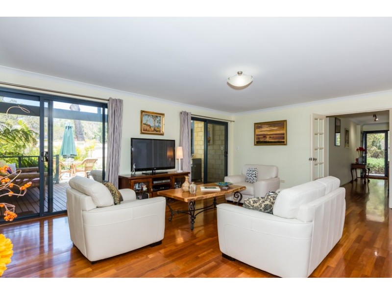 52 Chatsworth Drive, Erskine WA 6210