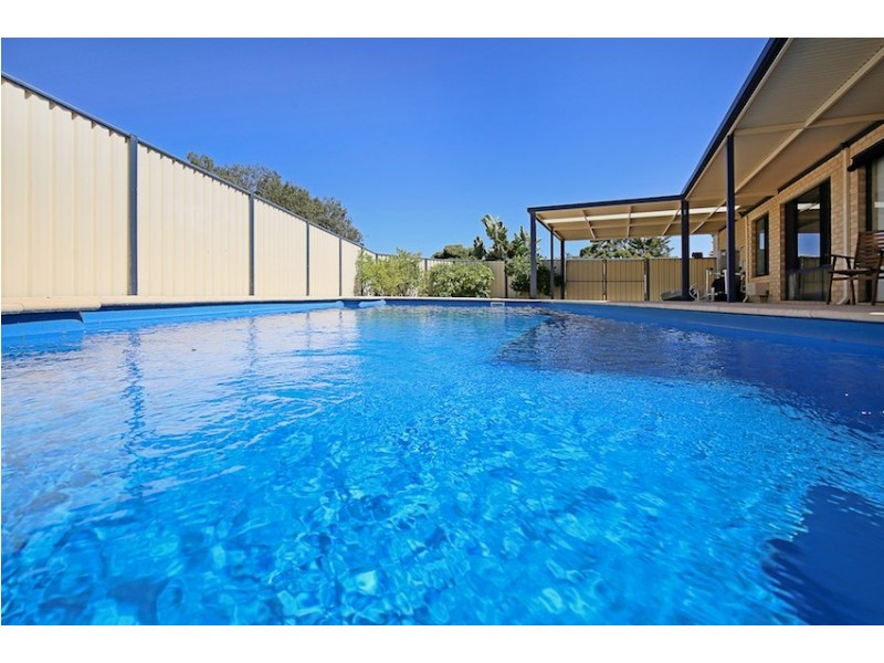 1 Magnolia Rise, Halls Head WA 6210