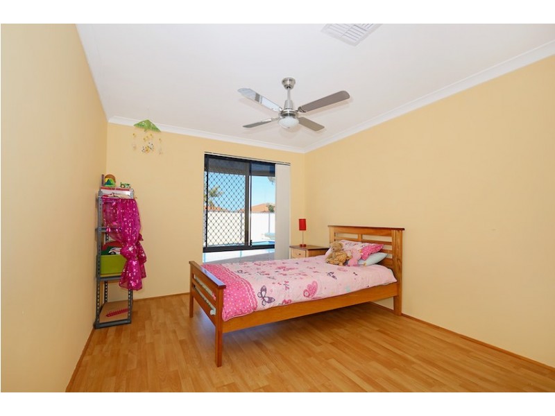 1 Magnolia Rise, Halls Head WA 6210