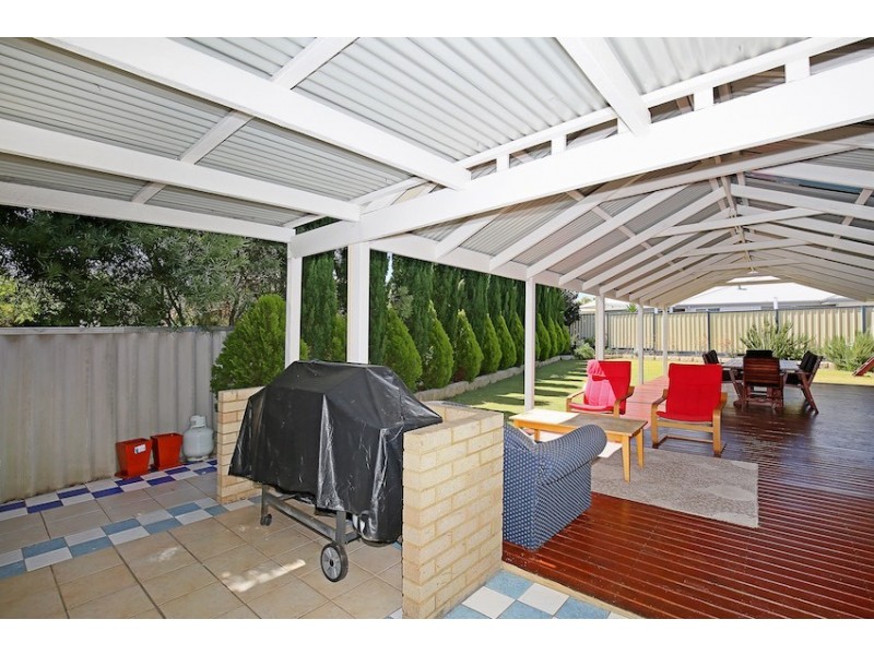 1 Magnolia Rise, Halls Head WA 6210