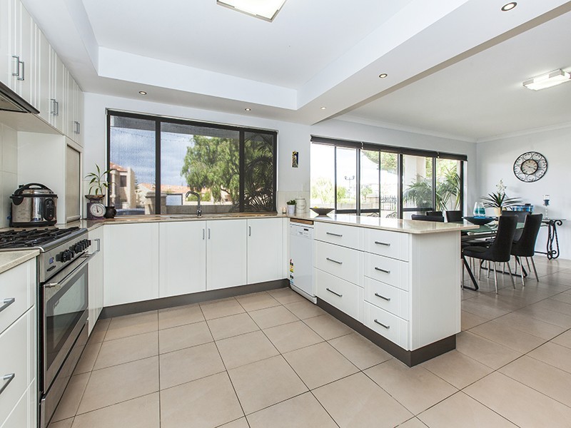50 Westview Parade, Wannanup WA 6210
