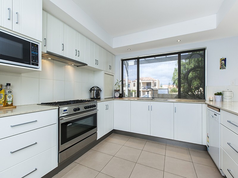50 Westview Parade, Wannanup WA 6210