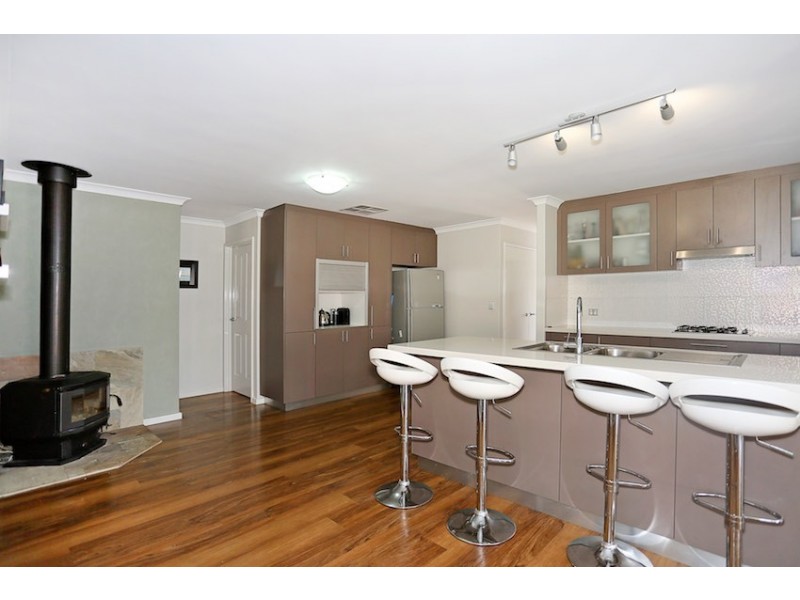 6 Hovea Place, Coodanup WA 6210