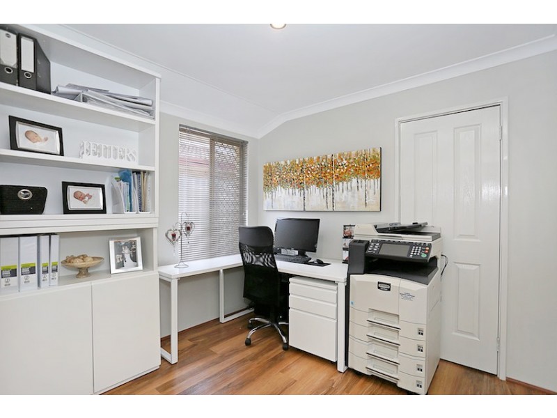 6 Hovea Place, Coodanup WA 6210