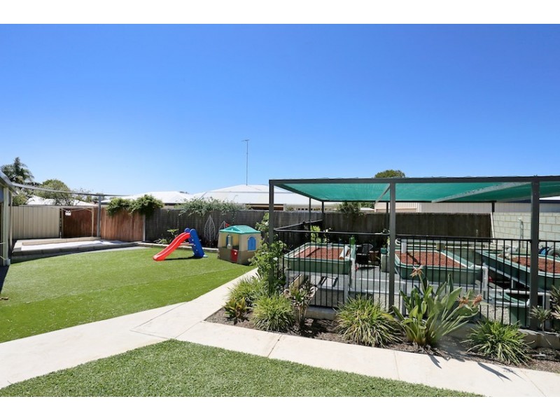 6 Hovea Place, Coodanup WA 6210
