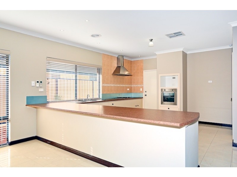 19 Tamar Break, Madora Bay WA 6210