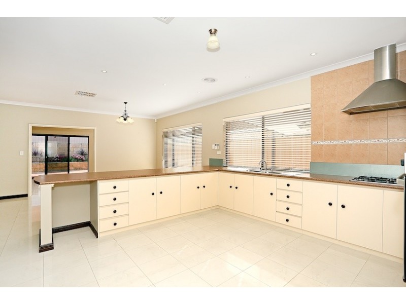19 Tamar Break, Madora Bay WA 6210