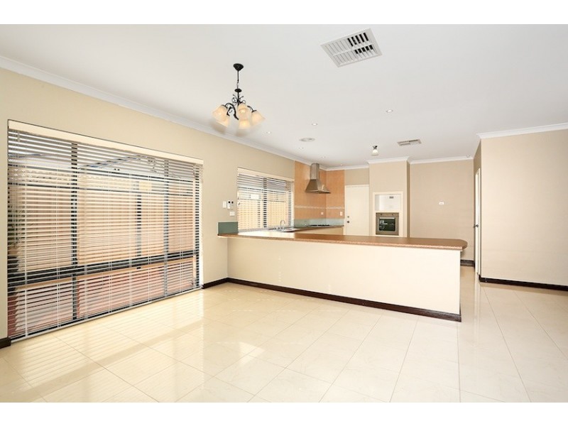 19 Tamar Break, Madora Bay WA 6210