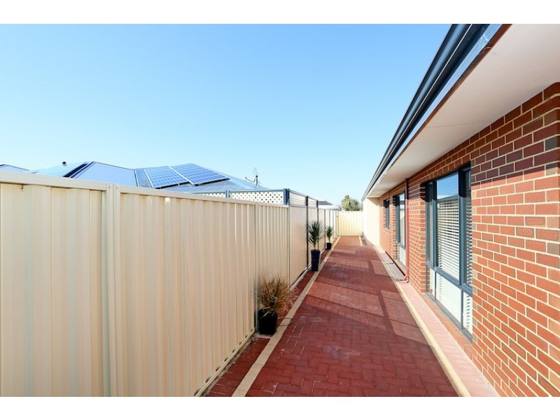 19 Tamar Break, Madora Bay WA 6210