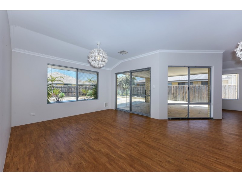 52 Seascapes Boulevard, Halls Head WA 6210