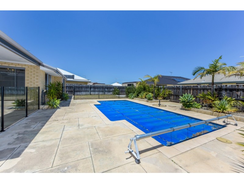 52 Seascapes Boulevard, Halls Head WA 6210