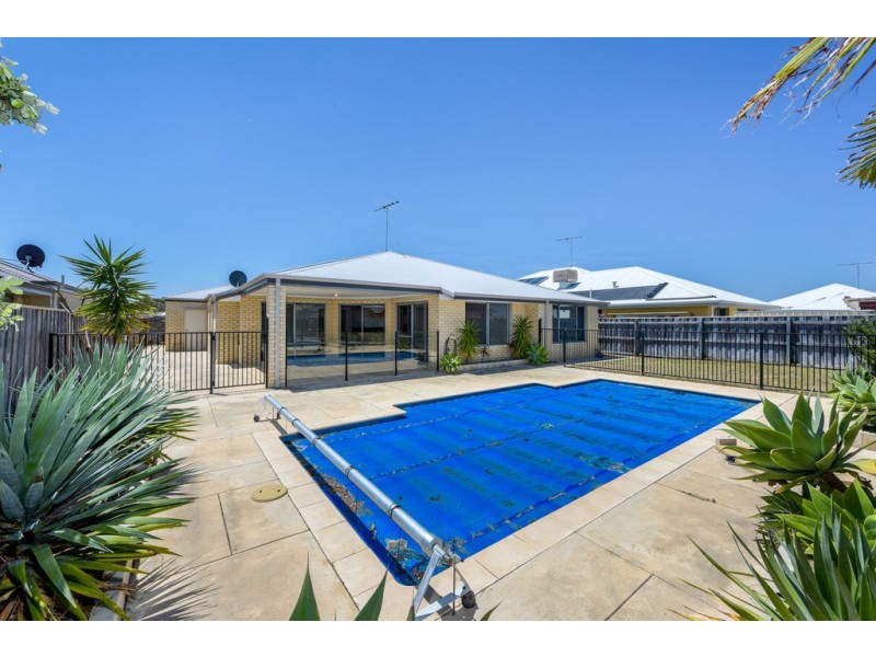 52 Seascapes Boulevard, Halls Head WA 6210