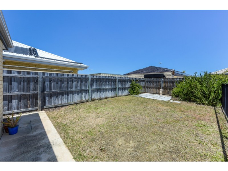 52 Seascapes Boulevard, Halls Head WA 6210