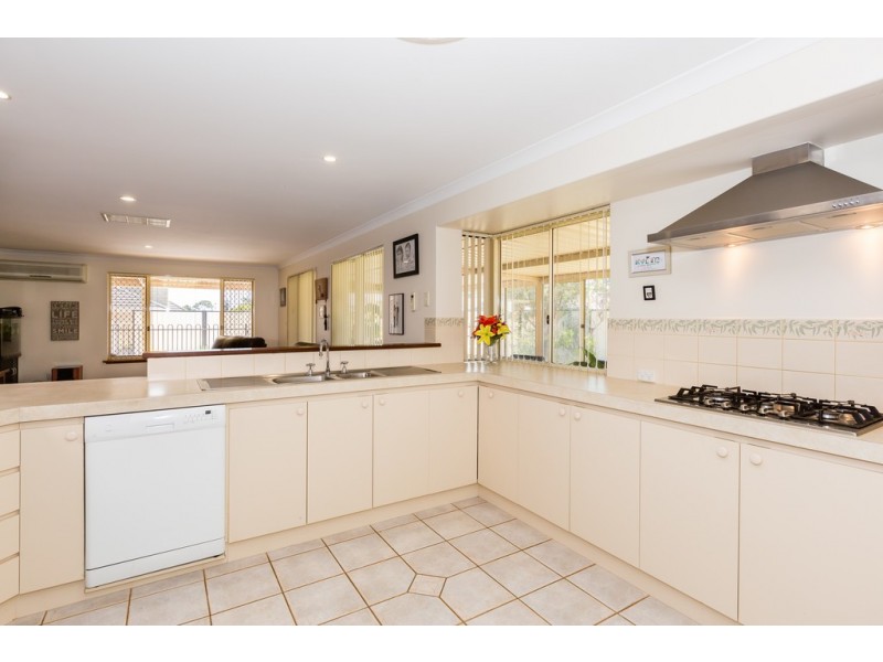 76 Ronsard Drive, San Remo WA 6210