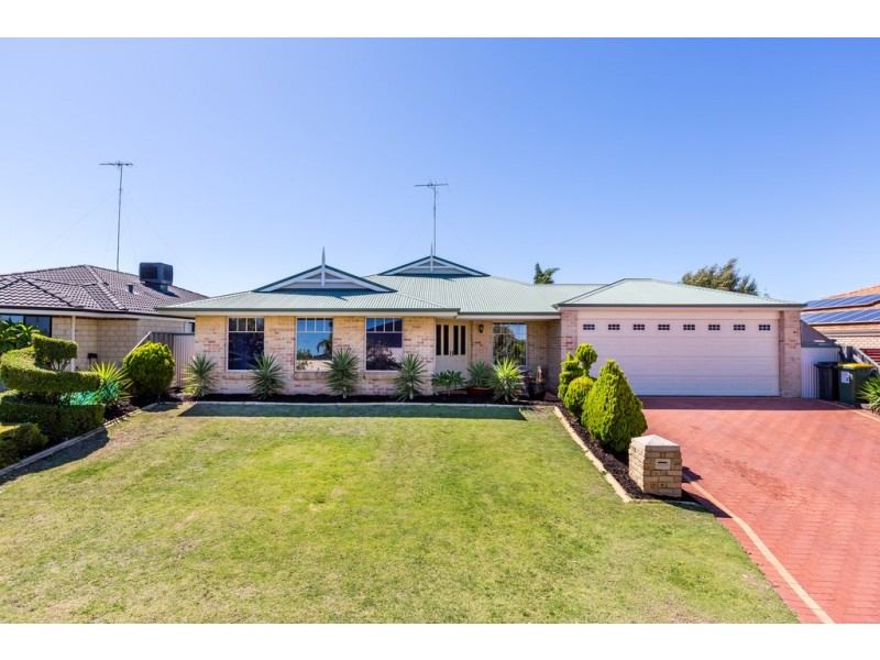 17 Kuta Lane, Halls Head WA 6210