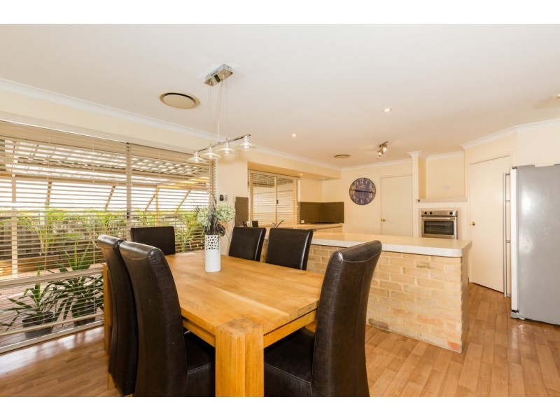 17 Kuta Lane, Halls Head WA 6210