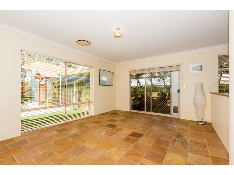 17 Kuta Lane, Halls Head WA 6210