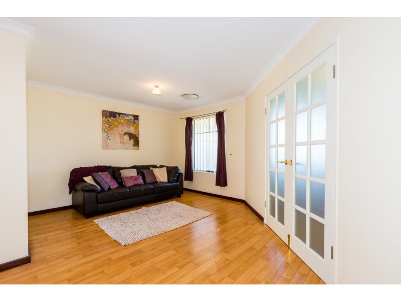 17 Kuta Lane, Halls Head WA 6210