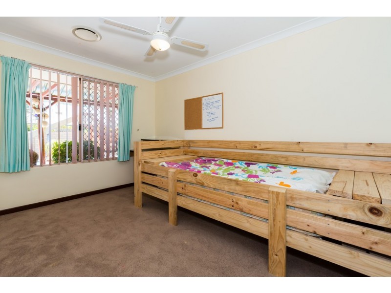 17 Kuta Lane, Halls Head WA 6210