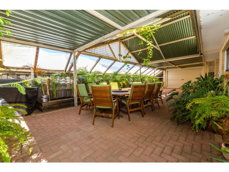 17 Kuta Lane, Halls Head WA 6210