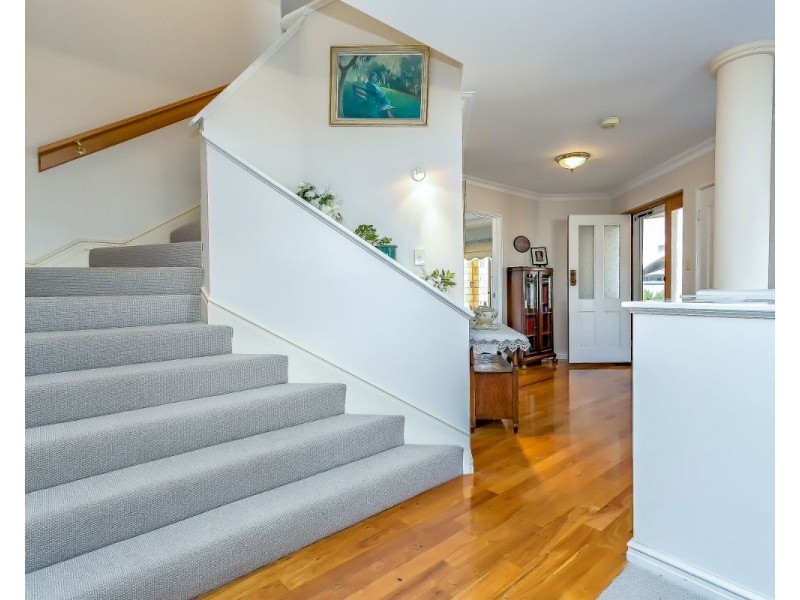 1 Carnarvon Way, Erskine WA 6210